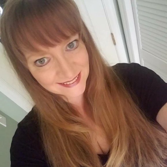 Profile Picture of Angela Preisman (@angelapreisman) on Poshmark