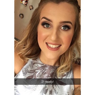 Profile Photo of Holly  ☀ (@HollyBass) on Twitter