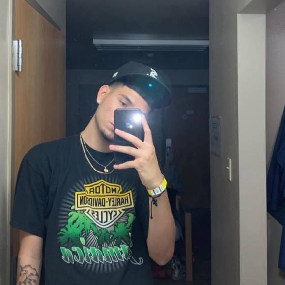 Profile Picture of Kevin Cuellar (@cuellarkevin10) on Poshmark