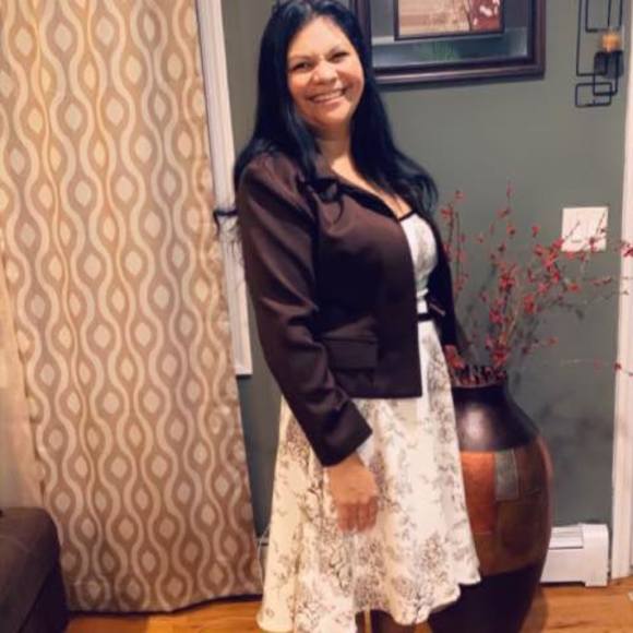 Profile Picture of Lucia Pereira (@luciapereira444) on Poshmark