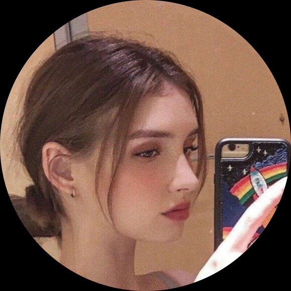 Profile Picture of Alger Alger (@srclkvajc) on Poshmark
