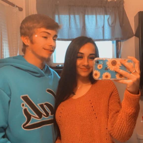 Profile Picture of Kayla Fockler (@kaylafockler) on Poshmark