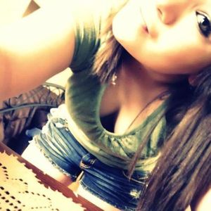 Profile Picture of Alexa Buck (@luluxzacs_wifey) on Myspace