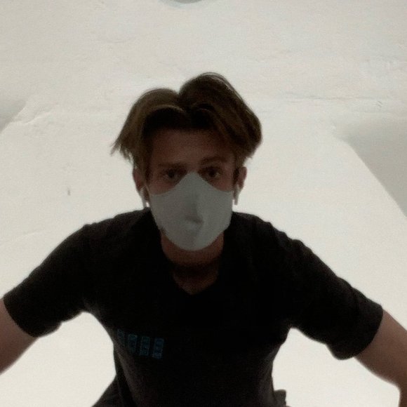 Profile Picture of Peter Lenz (@peterlenz830) on Poshmark