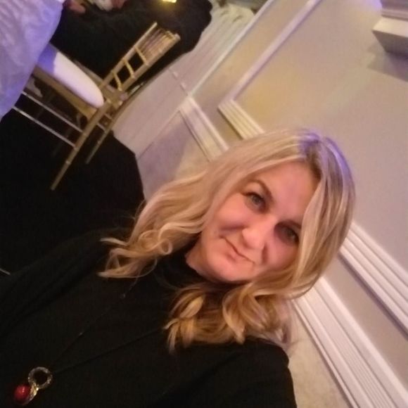 Profile Picture of Merima Mesanovic (@merimagvozden) on Poshmark