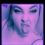 Profile Picture of Diana Helton (@queend_420) on Instagram