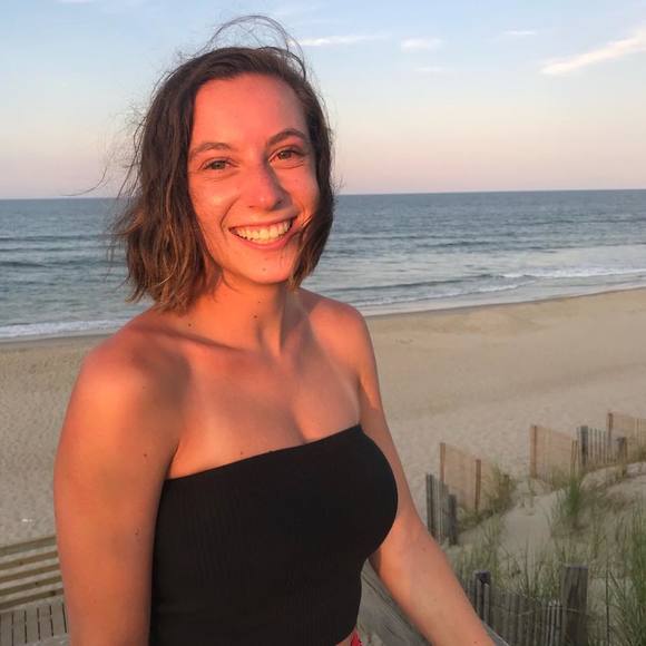 Profile Picture of Hannah Kettering (@hannahkettering) on Poshmark