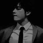 Profile Picture of Lᴜᴄᴀѕ Wᴀʟᴋᴇʀ V-King- Fan acc (@meyusmeftune) on Instagram