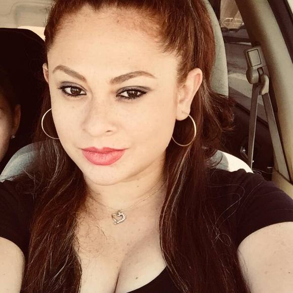 Profile Picture of Mlisseth Ramos (@miriamrams90) on Poshmark