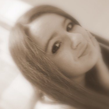 Profile Picture of Elizabeth Covert (@elizabethcovert) on Twitter