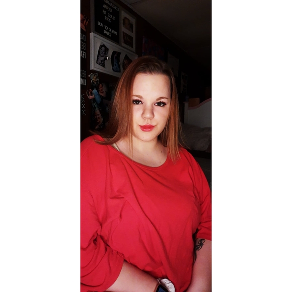 Profile Picture of Cierra Mcmillin (@gerty2001) on Poshmark