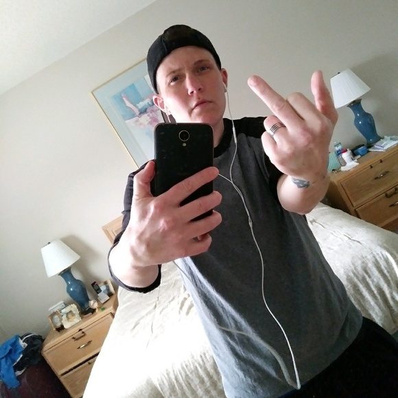 Profile Picture of J Edwards (@jj55jj) on Poshmark