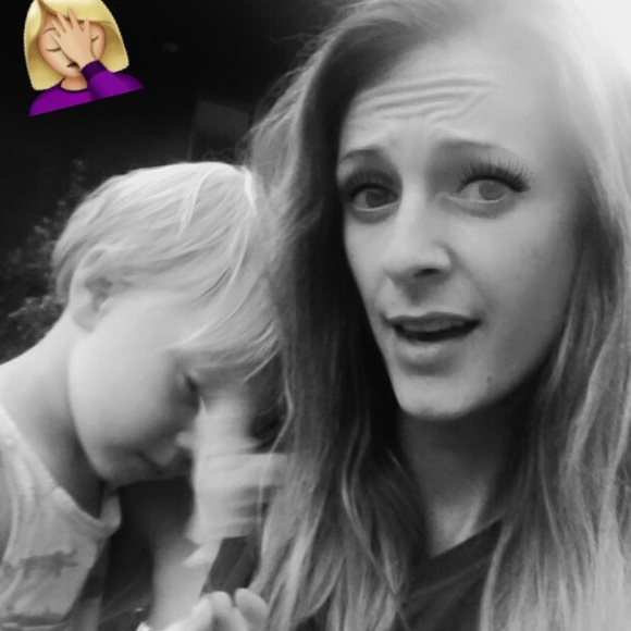 Profile Picture of Hilary Key (@hilkey) on Poshmark