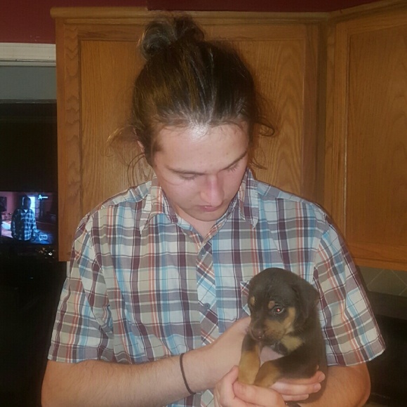 Tad Strahan - Poshmark Profile Picture of Tad Strahan (@smokeybones92) on Poshmark