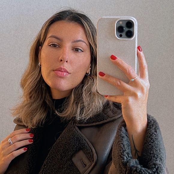 Profile Picture of Alexandra Vorvis (@avorvis) on Poshmark