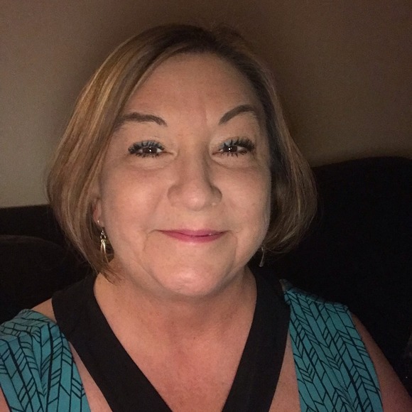 Profile Picture of Sandra Reed (@sandrareed67) on Poshmark