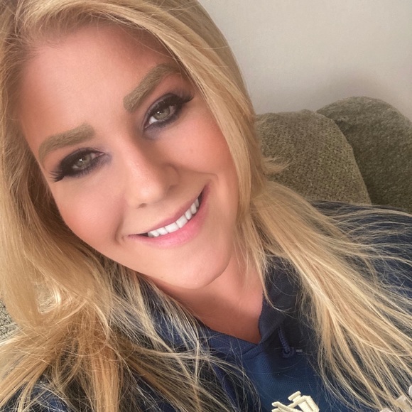 Profile Picture of Joy Pace (@joypace092788) on Poshmark