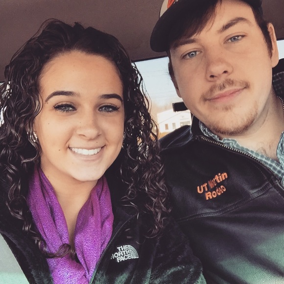 Profile Picture of Kaitlyn Dowling (@kaitlynrdowling) on Poshmark