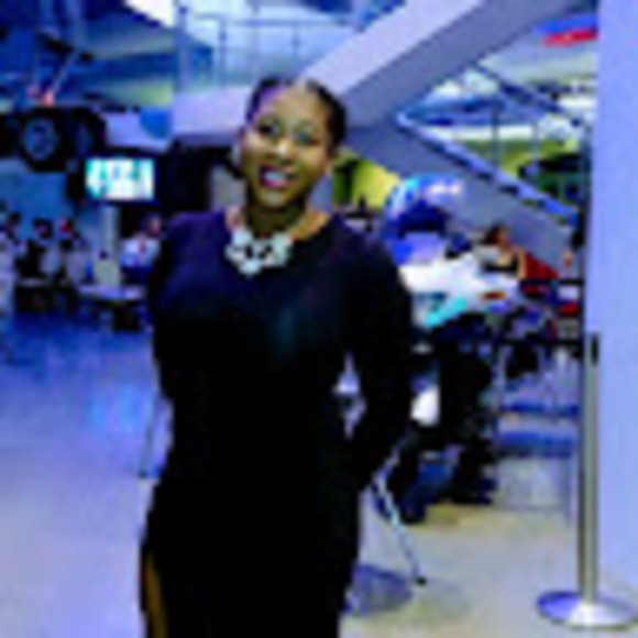 Profile Picture of Cambria Crumity (@cbcrumity) on Poshmark