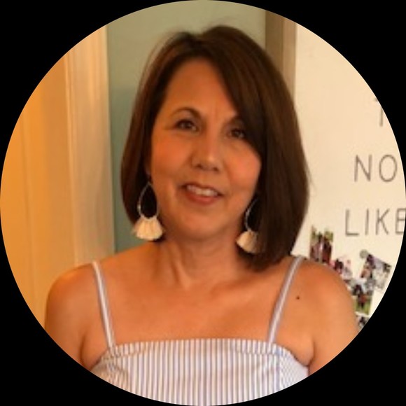 Profile Picture of Yolanda Eng (@nonieng) on Poshmark