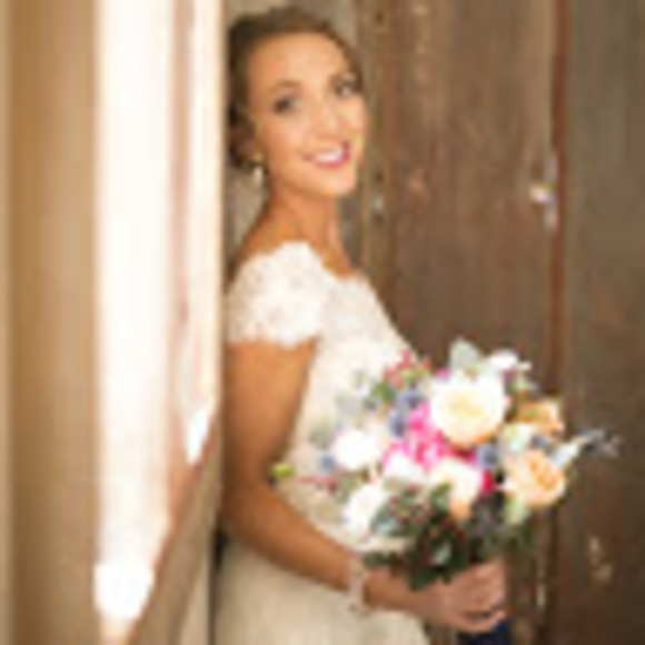 Profile Picture of Olivia Tebben (@liv_angeline) on Poshmark