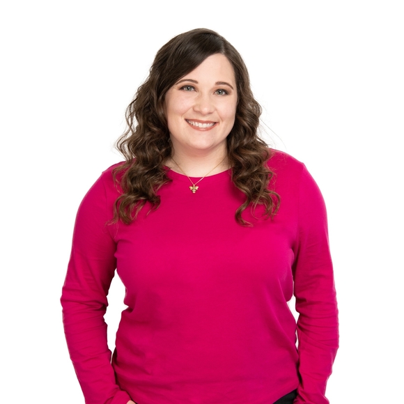 Profile Picture of Whitney Jo (@hummelbee13) on Poshmark