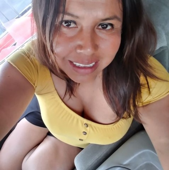 Profile Picture of Liz Olvera (@elsaolvera87) on Poshmark