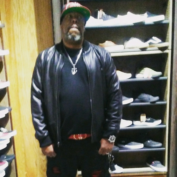 Profile Picture of Michael Sturdivant (@michael375) on Poshmark