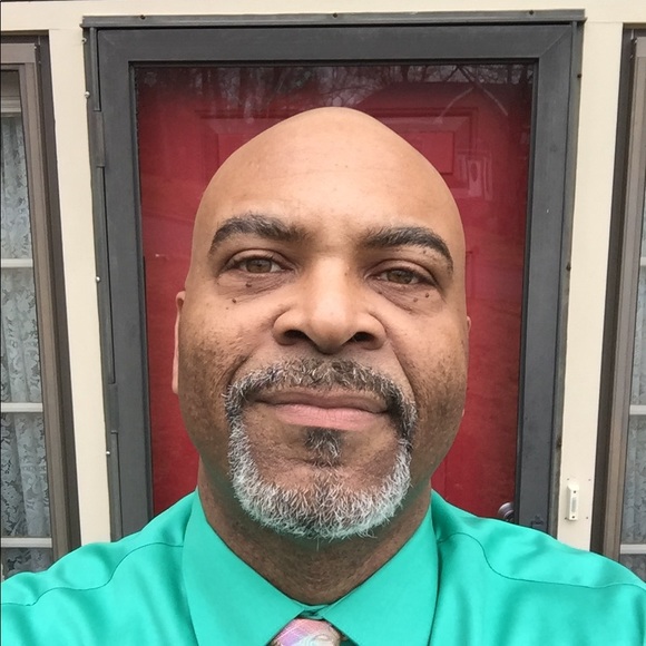 Profile Picture of Robbin Perry (@blkdawg76) on Poshmark