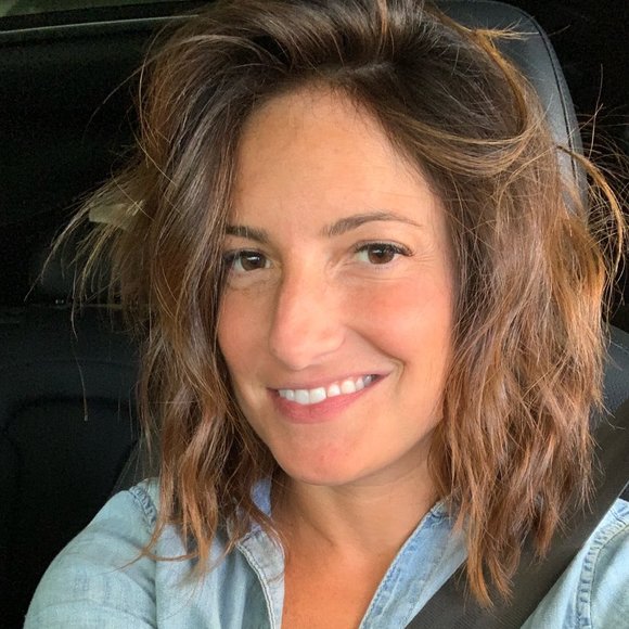 Profile Picture of Esther Perls (@eperls81) on Poshmark