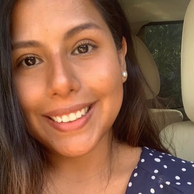 Profile Picture of Claudia Mora Baca (@chillyourbrain) on Twitter