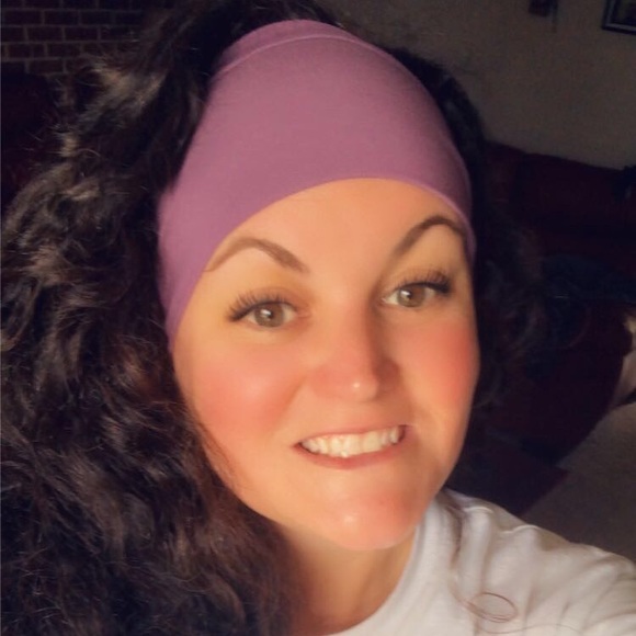Profile Picture of Leah Bowers (@mama7972) on Poshmark