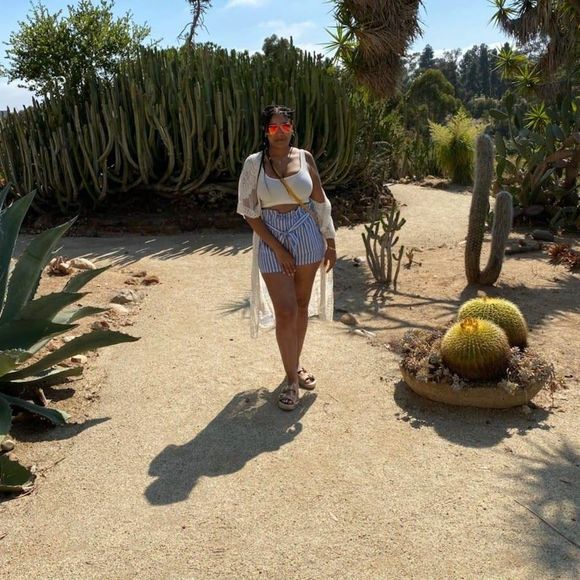 Profile Picture of Emely Castro cabrera (@emzz_) on Poshmark