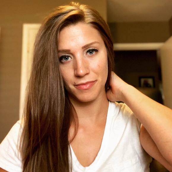 Profile Picture of Sarah Ditullio (@sarahditullio) on Poshmark