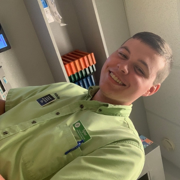 Profile Picture of Tyler Webb (@tylermarkwebb) on Poshmark