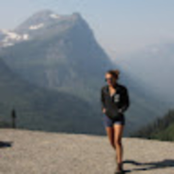 Profile Picture of Victoria Angelo (@vangelo343) on Poshmark