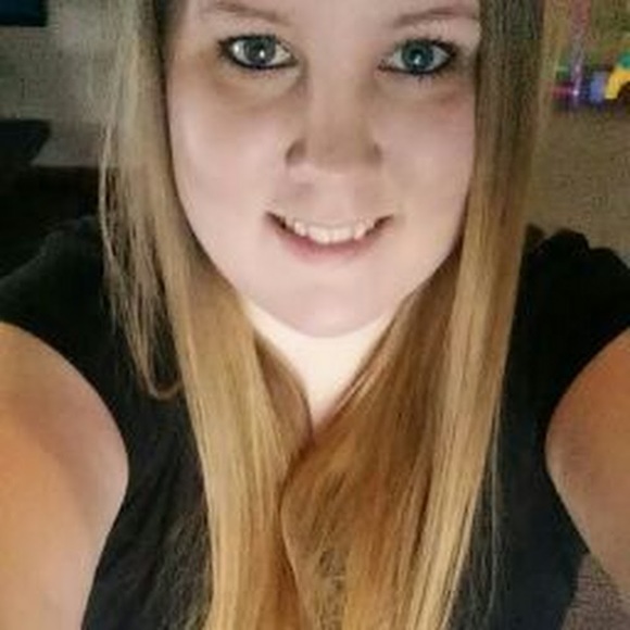 Profile Picture of Haley Glover (@haleyglover580) on Poshmark