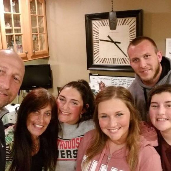 Profile Picture of Lori Toper (@loritoper) on Poshmark