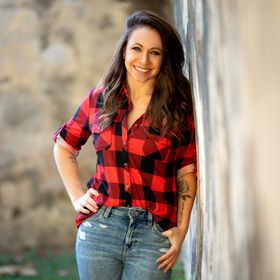 Profile Picture of Nicole Turner | Business + Marketing Strategist (@itsmenicoleturner) on Pinterest