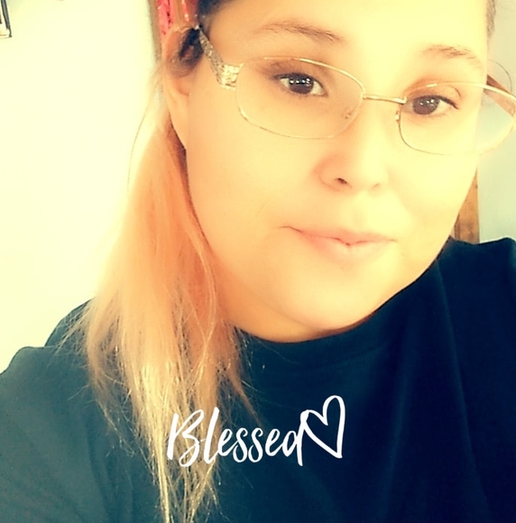 Profile Picture of Krystal Delgado (@kissylee2o1o) on Poshmark