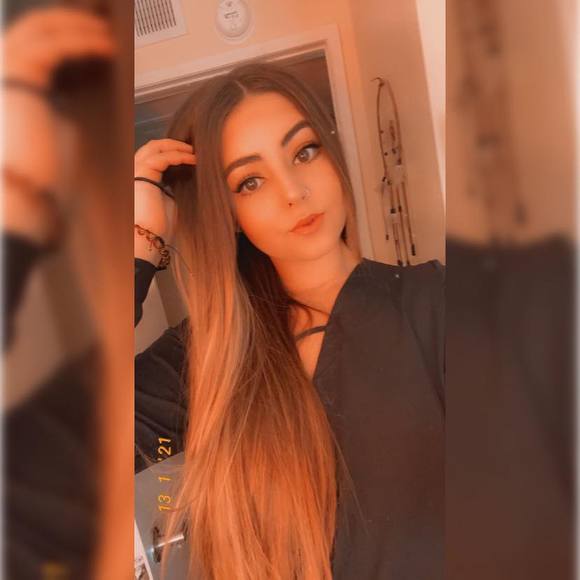 Profile Picture of Alex Hoey (@hoeyalex) on Poshmark