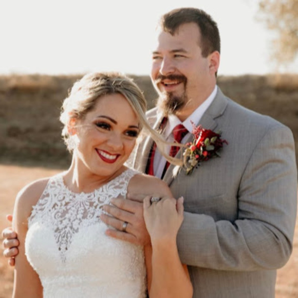 Profile Picture of Deanna Habiger (@deannajokocher) on Poshmark