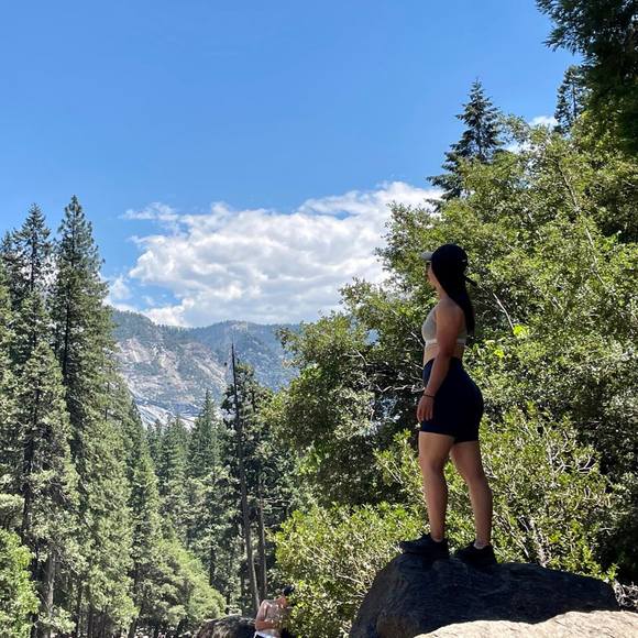 Profile Picture of Cindy Huang (@imaweirdox3) on Poshmark