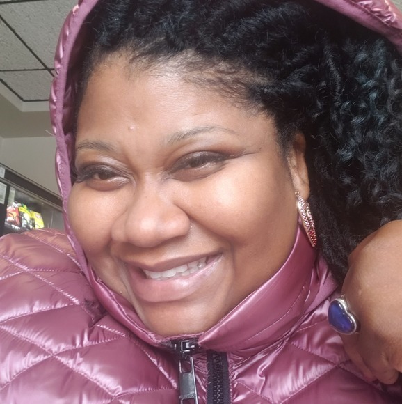 Profile Picture of Bridget Truesdell (@bridgettruesdel) on Poshmark