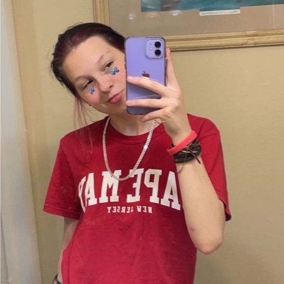 Profile Picture of Nicole Faurie (@nicolefaurie) on Poshmark