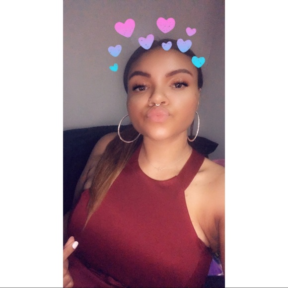 Profile Picture of Camilah Wade (@camilahwade) on Poshmark