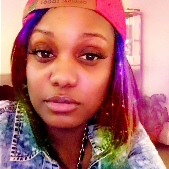 Profile Picture of Claretta Hunter (@clpookie) on Poshmark