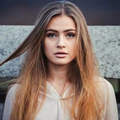 Profile Picture of Anna Von Klinski (@annaklinski) on Twitter