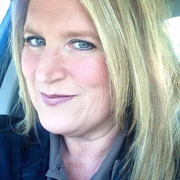 Profile Picture of Judy Carlton (@futurefranks9) on Poshmark
