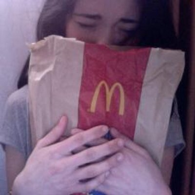 Profile Picture of Julia (@juliasearle_) on Twitter